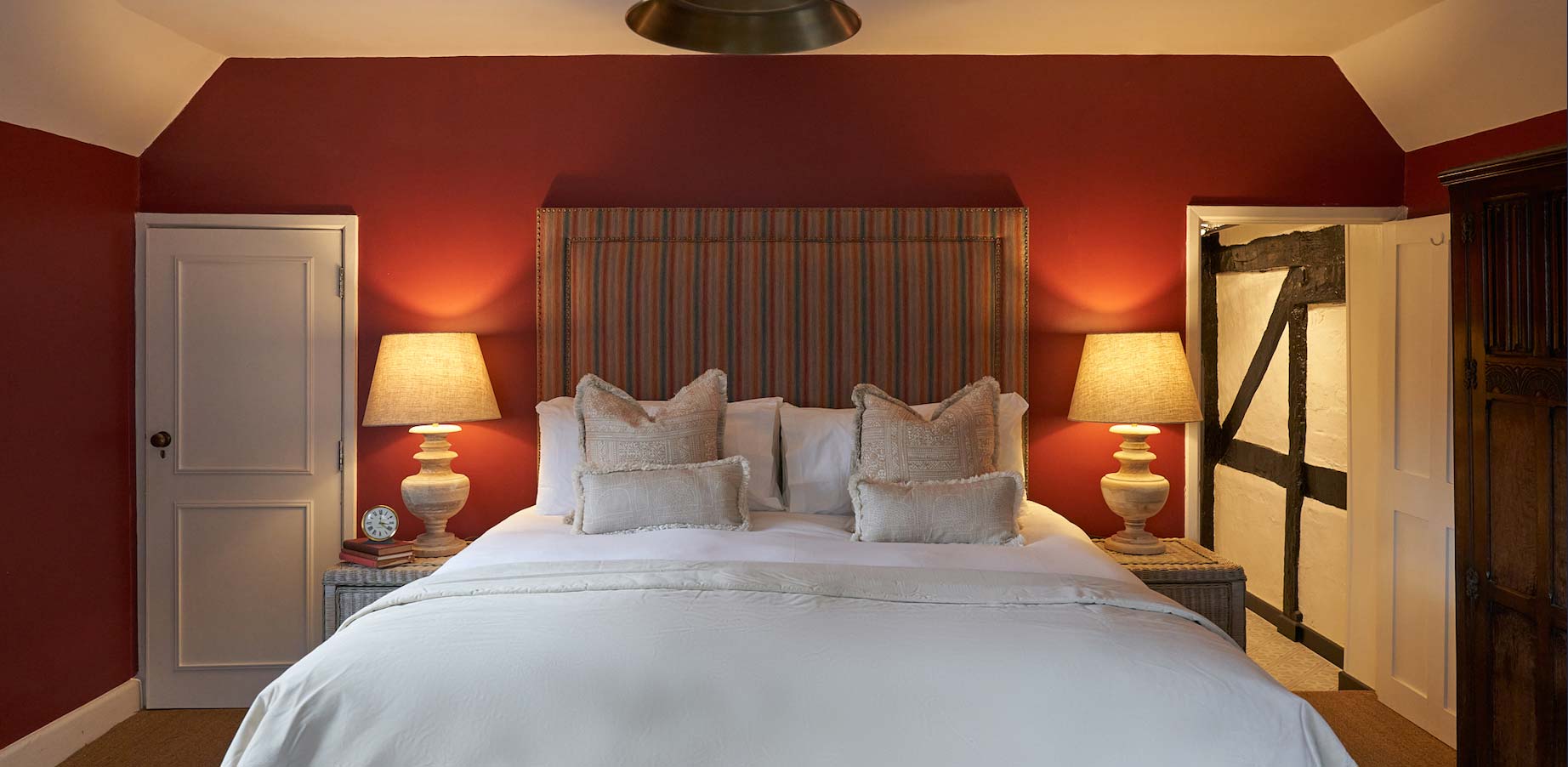 Classic Bedroom - The Chestnut Horse