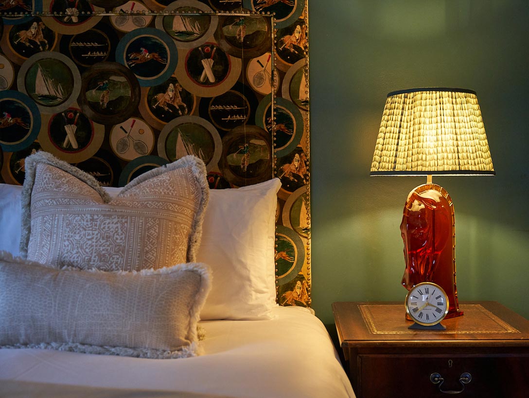 Chestnut Horse Cosy Bedroom